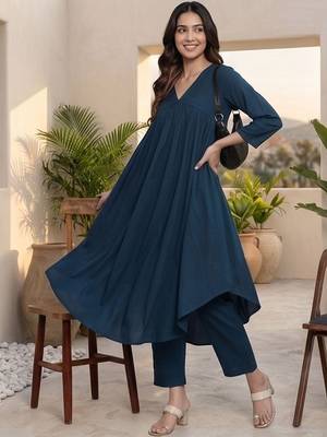 Women Empire Silk Crepe Kurta with Trousers 7