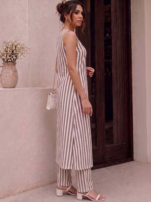 Women Striped Regular Kurta with Palazzos 4