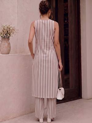 Women Striped Regular Kurta with Palazzos 5