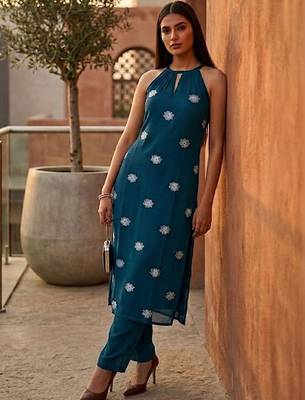 Women Embroidered Regular Kurta with Palazzos 1