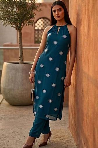 Women Embroidered Regular Kurta with Palazzos