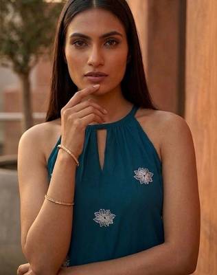 Women Embroidered Regular Kurta with Palazzos 4