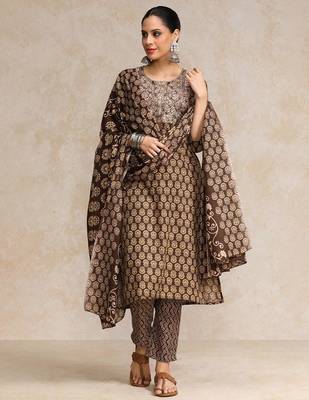 Women Ethnic Motifs Printed Regular Thread Work  Cotton Kurta with Trousers & With Dupatta 1
