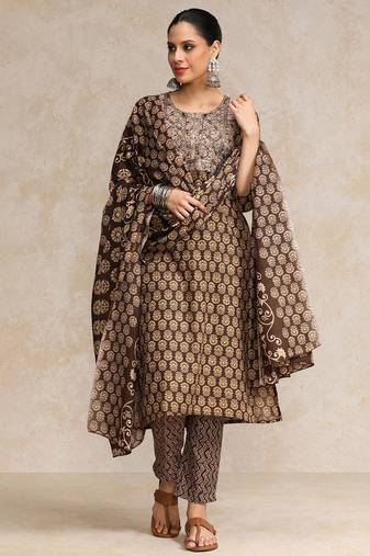 Women Ethnic Motifs Printed Regular Thread Work  Cotton Kurta with Trousers & With Dupatta