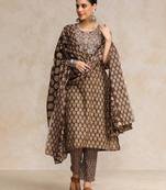 Women Ethnic Motifs Printed Regular Thread Work  Cotton Kurta with Trousers & With Dupatta