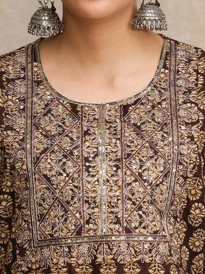 Women Ethnic Motifs Printed Regular Thread Work  Cotton Kurta with Trousers & With Dupatta 3