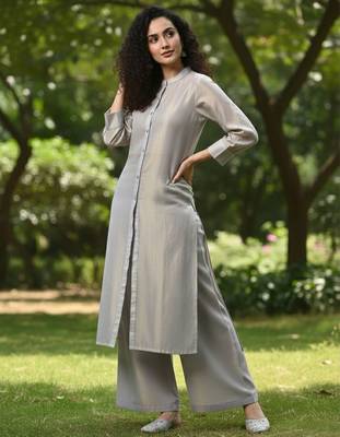 Women Solid Straight Kurta with Palazzo 1