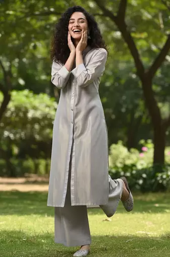 Women Solid Straight Kurta with Palazzo