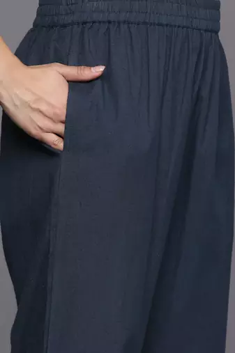Women Floral Embroidered Regular Thread Work Kurta with Trousers
