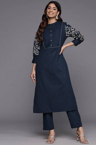 Women Floral Embroidered Regular Thread Work Kurta with Trousers
