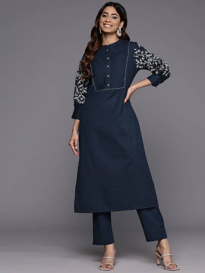 Women Floral Embroidered Regular Thread Work Kurta with Trousers