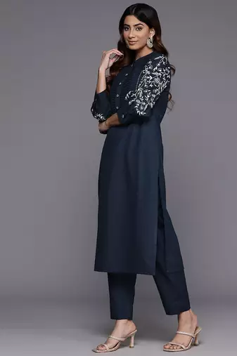Women Floral Embroidered Regular Thread Work Kurta with Trousers