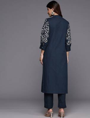 Women Floral Embroidered Regular Thread Work Kurta with Trousers 6