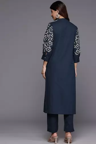 Women Floral Embroidered Regular Thread Work Kurta with Trousers