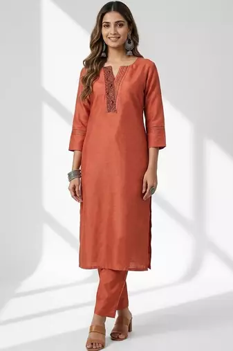 Women Ethnic Motifs Embroidered Regular Thread Work Kurta with Trousers