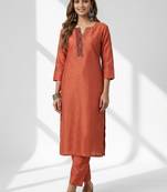 Women Ethnic Motifs Embroidered Regular Thread Work Kurta with Trousers