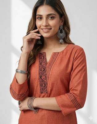 Women Ethnic Motifs Embroidered Regular Thread Work Kurta with Trousers 4