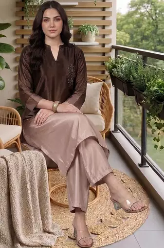 Women Ombre Dyed Regular Beads and Stones Kurta with Palazzos