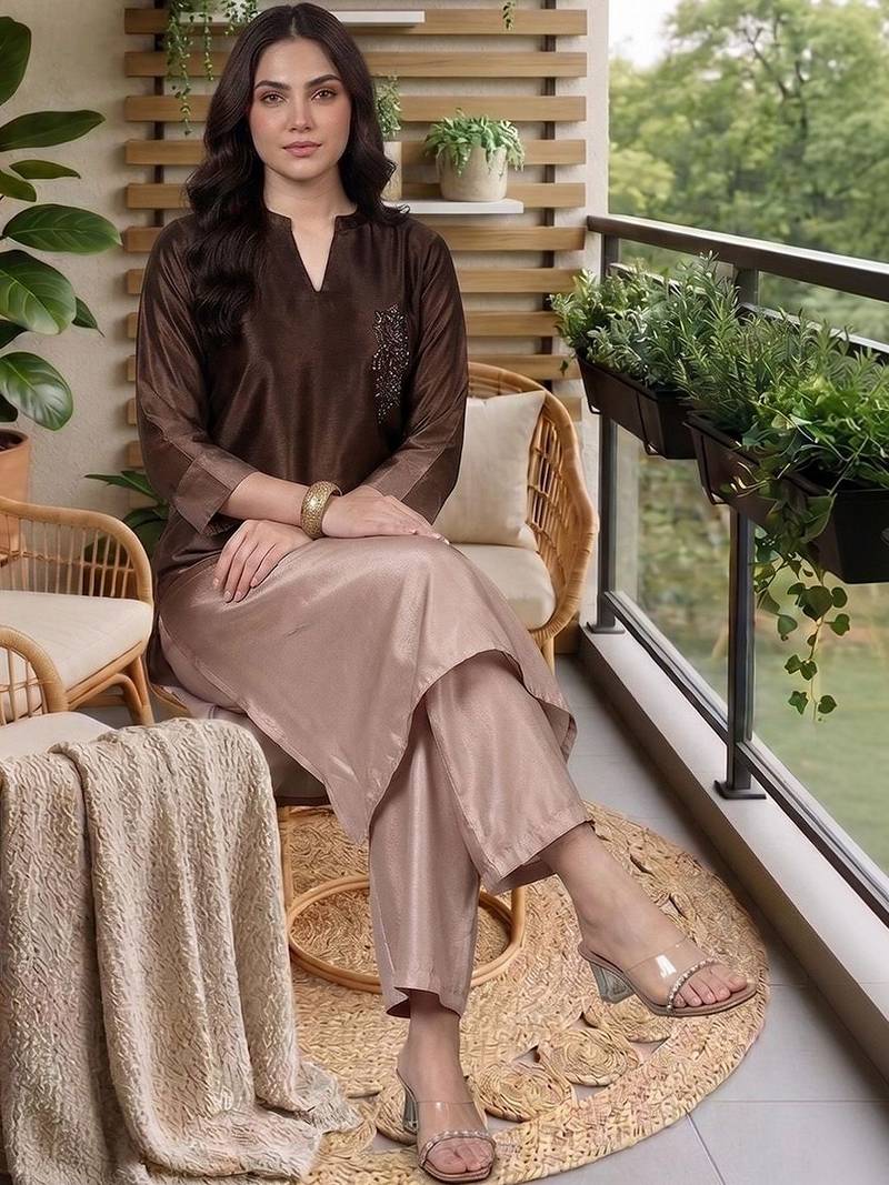 Women Ombre Dyed Regular Beads and Stones Kurta with Palazzos