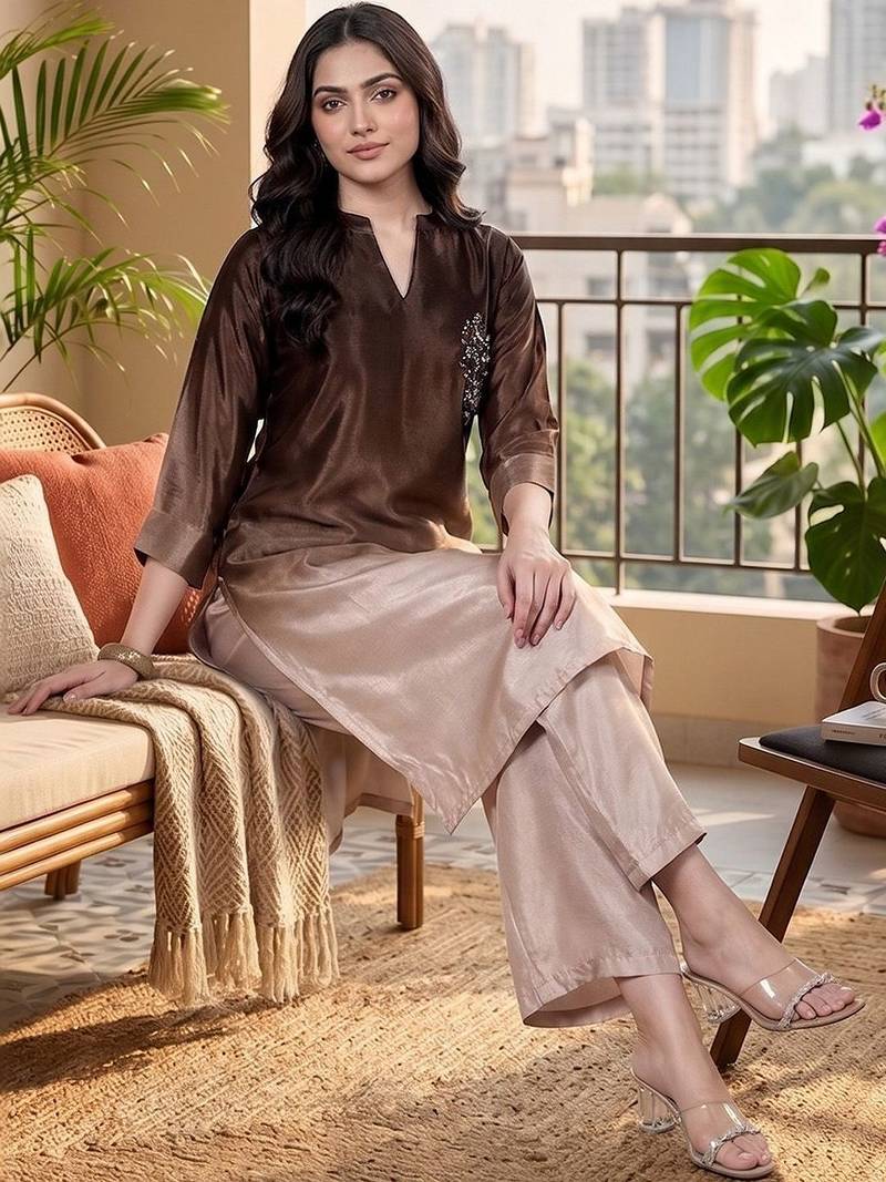 Women Ombre Dyed Regular Beads and Stones Kurta with Palazzos
