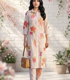 Women Floral Printed Regular Chanderi Silk Kurta with Trousers