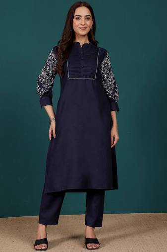 Women Regular Thread Work Kurta with Trousers