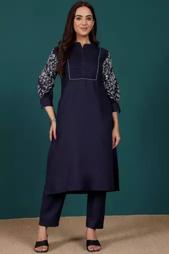 Women Regular Thread Work Kurta with Trousers