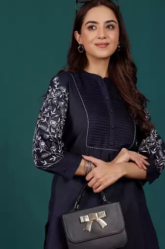 Women Regular Thread Work Kurta with Trousers