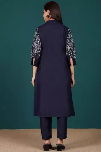 Women Regular Thread Work Kurta with Trousers