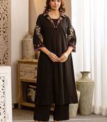 Women Ethnic Motifs Embroidered Regular Thread Work Kurta with Trousers