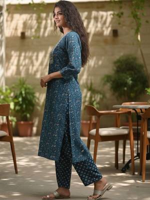Women Ethnic Motifs Printed Regular Thread Work  Cotton Kurta with Trousers & With Dupatta 3