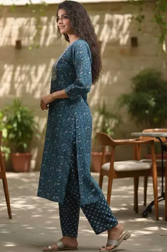 Women Ethnic Motifs Printed Regular Thread Work Pure Cotton Kurta with Trousers & With Dupatta