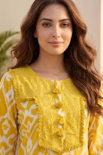 Women Ethnic Motifs Printed Regular Thread Work Kurta with Trousers