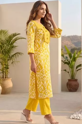 Women Ethnic Motifs Printed Regular Thread Work Kurta with Trousers
