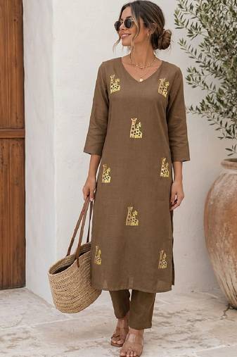 Women Animal Printed Regular Kurta with Trousers