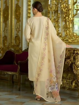 Women Floral Embroidered Regular Thread Work  Cotton Kurta with Trousers & With Dupatta 3