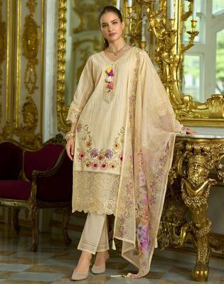 Women Floral Embroidered Regular Thread Work  Cotton Kurta with Trousers & With Dupatta 1