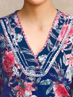 Floral Printed Gotta Patti V-Neck A-Line Kurta With Trousers & Dupatta 3