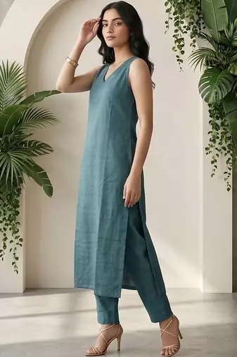 Women Regular Kurta with Trousers