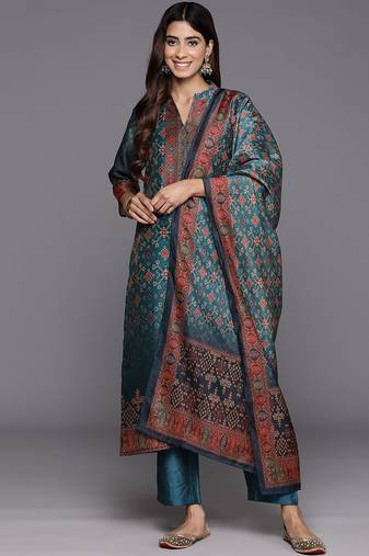 Floral Printed Mandarin Collar Chanderi Silk Kurta With Trousers & Dupatta