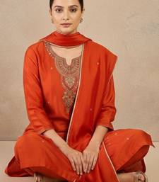 Women Embroidered Regular Thread Work Kurta with Trousers & With Dupatta