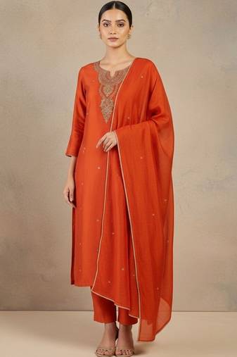 Women Embroidered Regular Thread Work Kurta with Trousers & With Dupatta