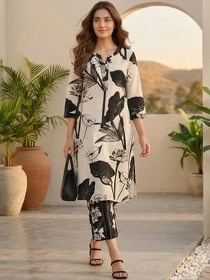 Women Floral Printed Regular Pure Cotton Kurta with Trousers 1