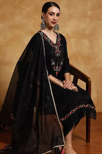 Women Floral Yoke Design Regular Kurta with Trousers & With Dupatta