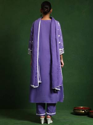 Women Floral Embroidered Regular Chikankari  Cotton Kurta with Trousers & With Dupatta 4