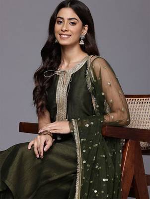Women Ethnic Motifs Sequinned Kurta with Trousers & With Dupatta 2