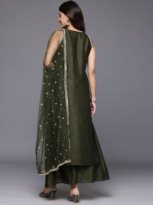 Women Ethnic Motifs Sequinned Kurta with Trousers & With Dupatta 5
