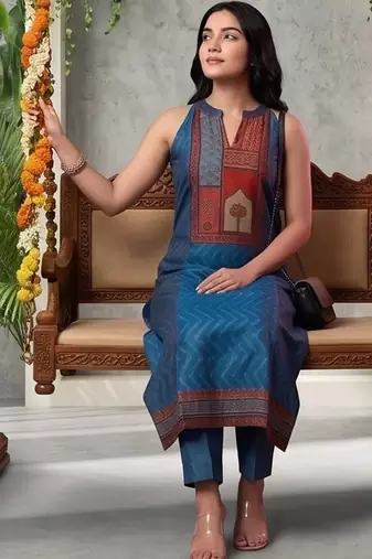 Women Ethnic Motifs Printed Regular Chanderi Silk Kurta with Trousers