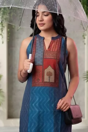 Women Ethnic Motifs Printed Regular Chanderi Silk Kurta with Trousers