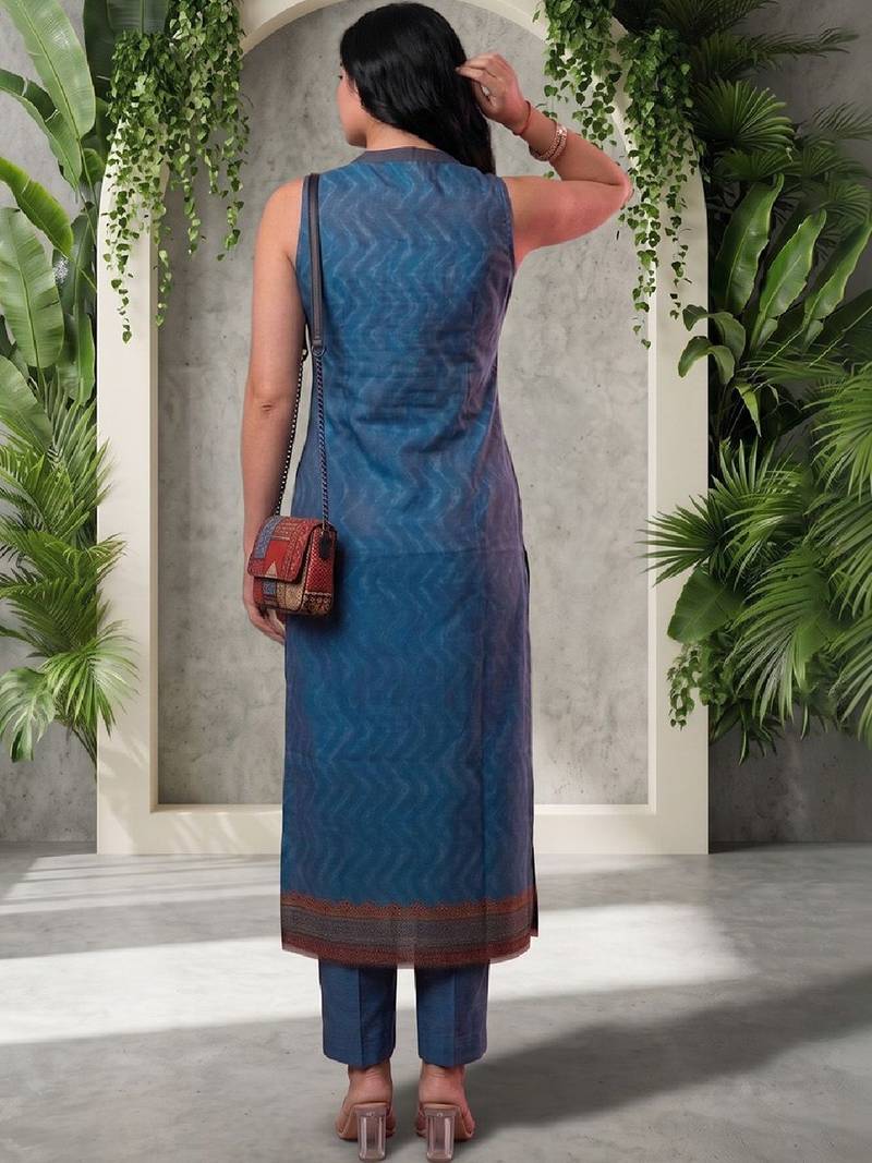 Women Ethnic Motifs Printed Regular Chanderi Silk Kurta with Trousers